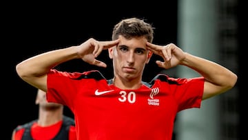 Iker Almena, con la camiseta del Al-Qadsiah