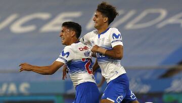 Diego Valencia, Clemente Montes y Marcelino Núñez destrabaron un partido muy duro para los Cruzados, que sufrieron dos lesiones y que acabaron el partido con siete formados en San Carlos.
