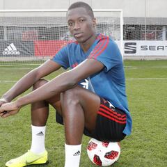 Pape Cheikh llega a prueba en el Elche para convencer a Machín