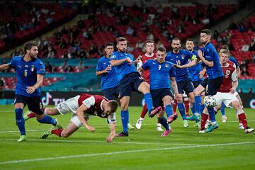 2-1. Sasa Kalajdzic marca el primer gol.