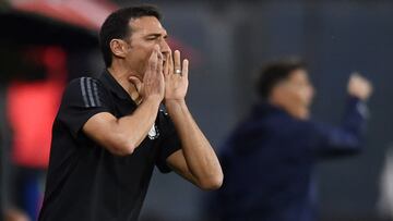 Soccer Football - World Cup 2022 South American Qualifiers - Argentina v Paraguay - Estadio La Bombonera, Buenos Aires, Argentina - November 12, 2020 Argentina coach Lionel Scaloni reacts Pool via REUTERS/Marcelo Endelli