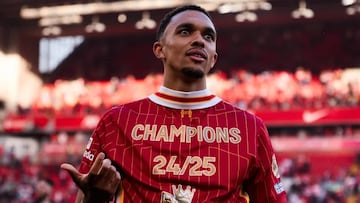 Frimpong por Alexander-Arnold