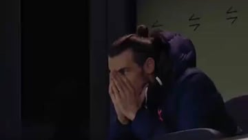 ¿Recuerdan cómo vivía Bale los partidos del Madrid desde la tribuna? Vean ahora...