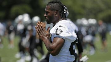El wide receiver de los Oakland Raiders está dispuesto a retirarse del fútbol americano profesional si le obligan a cambiar de casco.