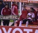 ¡Le anularon un gol a Larrondo y no celebró el penal de Mora!