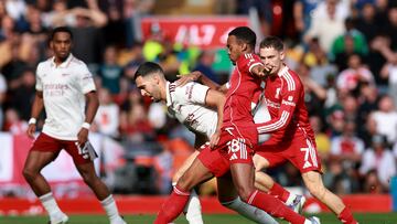 El Arsenal busca afianzarse de la cima