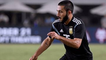 Matias Vargas, en un partido con Argentina.