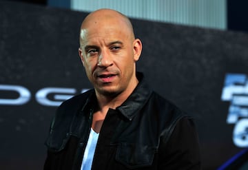 El origen del nombre Vin Diesel viene porque el actor californiano es hijo de una madre soltera que comenzaría una relación con un hombre llamado Irving Vincent, una persona clave en la vida de Sinclair. El apodo de Diesel se lo dieron sus compañeros de instituto al ser una persona muy enérgica y le decían que parecía que tenía un motor diésel, de ahí su nombre Vin, por el apellido de su padrastro y Diesel, por el motor.