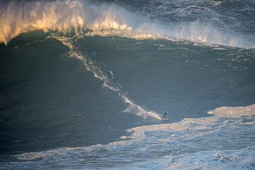 Las olas de Epsilon en Nazaré.