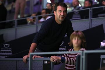 Television presenter, Arturo Valls, and his son.