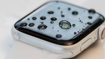 Como expulsa el agua un Apple Watch mojado por el altavoz