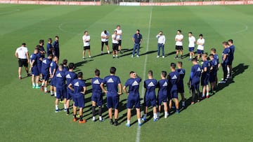 Los jugadores del Cádiz, durante un entrenamiento.