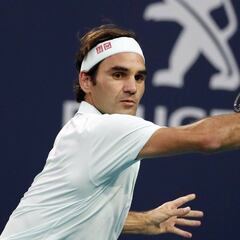 Federer liquida con facilidad a Shapovalov y se cita con Isner