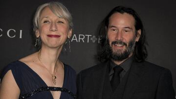 Keanu Reeves presenta novia de forma oficial por primera vez en casi dos décadas