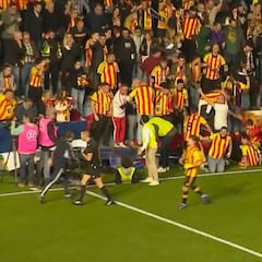 Suspendido el Europa-Sant Andreu tras derribar el público una valla