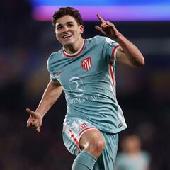 Julián se come a João Félix