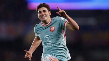 Julián Alvarez celebra ayer un gol.