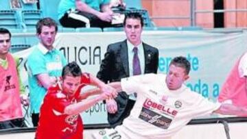 Saúl pelea con Alemao.