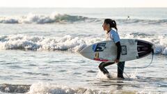Luc&iacute;a Machado, saliendo del agua, ha sido nuevamente la espa&ntilde;ola mejor clasificada en el Vissla ISA World Junior Championship de surf disputado en Huntington Beach (California). 
