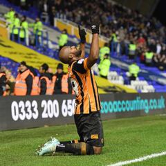 Óscar Estupiñán, ejemplo para la plantilla del Hull City