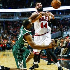 Mirotic (18+8), titular y feliz en los nuevos Bulls de Hoiberg