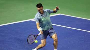 Bautista no puede con Halys y se despide de Dubái