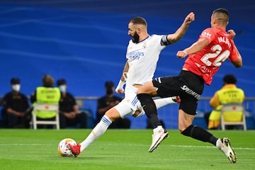 1-0. Karim Benzema marca el primer gol.