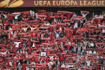 Las im¨¢genes del Sevilla-Benfica