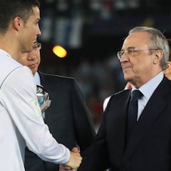 Cristiano se molesta con los coqueteos de Florentino a Neymar