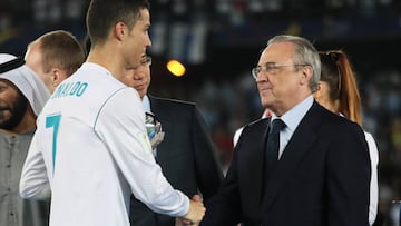 Cristiano y Florentino P&eacute;rez se saludaron en la entrega de trofeos, pero el encuentro fue fr&iacute;o.