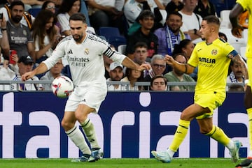 En los minutos finales del partido, el lateral del Madrid sufrió una dura lesión en la rodilla en una jugada de choque con Yéremy Pino. 

 EFE/Javier Lizón
