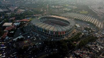 Vecinos ‘clausuran’ el Estadio Azteca como protesta a la remodelación