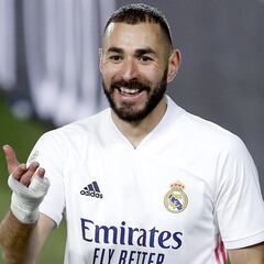 Benzema header makes it 2-1 to Real Madrid