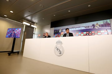 Jude Bellingham junto a Emilio Butragueño en la rueda de prensa en la presentación como nuevo jugador del Real Madrid del inglés.