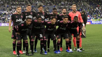 Gonzalo Pineda, quien funge como segundo entrenador de este club en la MLS, dijo que las leyes en USA no le permiten dar esa información.