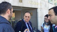 Tebas atiza a Villar y Galán impugna otra vez el reglamento