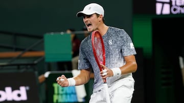 INDIAN WELLS (United States), 11/03/2026.- Joao Fonseca of Brazil reacts after winning a point during the mens singles match against Jannik Sinner of Italy on day 7 of the BNP Paribas Open tennis tournament in Indian Wells, California, USA, 10 March 2026. (Tenis, Brasil, Italia) EFE/EPA/JOHN G. MABANGLO