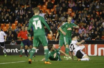 Santi Mina marca el 1-0.