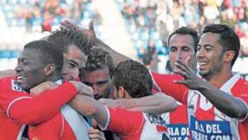 <b>CON HAMBRE. </b>Los jugadores del Almería avisan al Betis de que jugarán al máximo en Sevilla.