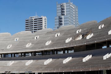 Así se encuentra el que será el nuevo estadio del Valencia Club de Fútbol. Las obras llevan trece años paradas.