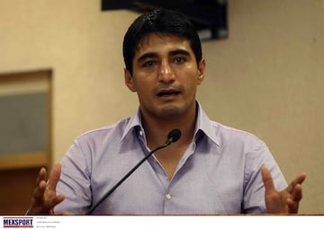 BOX/BOXEO

CONFERENCIA DE PRENSA

RETO DE CAMPEONES

Photo of mexican fighter Erick Morales, during the press conference at Mexico city./Foto del peleador mexicano Erick Morales, durante una conferencia de Pprensa en la ciudad de Mexico.11 August 2011. MEXSPORT/OSVALDO AGUILAR