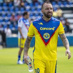 Matías Vuoso protagoniza pelea en cancha amateur
