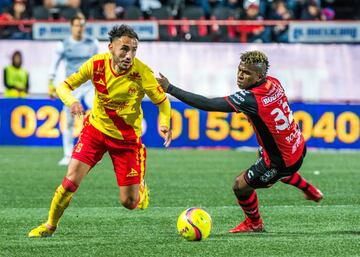 En la jornada del viernes Xolos y Morelia entregaron un empate en un partido regular. Lo que podemos destacar de este emparejamiento es que Tijuana sigue mostrando mucha solides defensiva, misma que sólo pudo ser vencida con un golazo de Diego Valdés de tiro libre. A ninguno de estos dos equipos les mortifica demasiado este resultado, pues ambos están ubicados en los puestos de liguilla. 