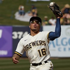 Seattle Mariners beef up middle infield with Kolten Wong trade