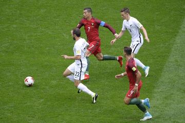 Cristiano Ronaldo con el balón. 