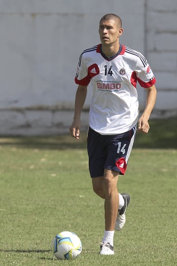 Campeón olímpico en 2012, el 'Chatón' prometía tener una excelente carrera, sin embargo, sus constantes fiestas terminaron por opacar su desempeño en las canchas.