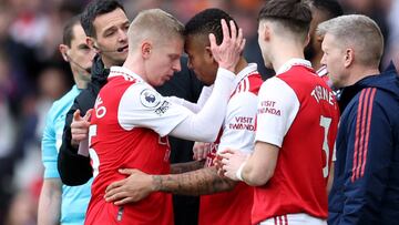 Oleksandr Zinchenko y Gabriel Jesus, jugadores del Arsenal, durante un partido.