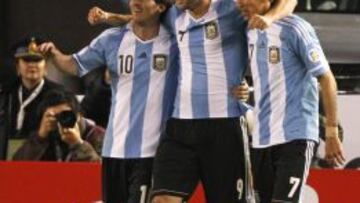 Messi, Higua&iacute;n y Di Mar&iacute;a, juntos en Argentina.