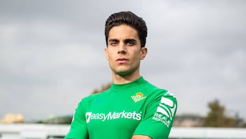 Bartra, con la camiseta que se usará ante el Barça.