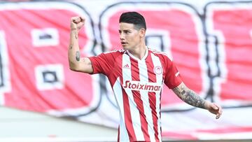 James Rodríguez durante un partido con Olympiacos.